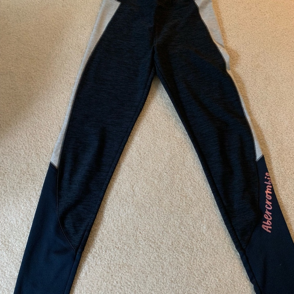 Girls athletic leggings